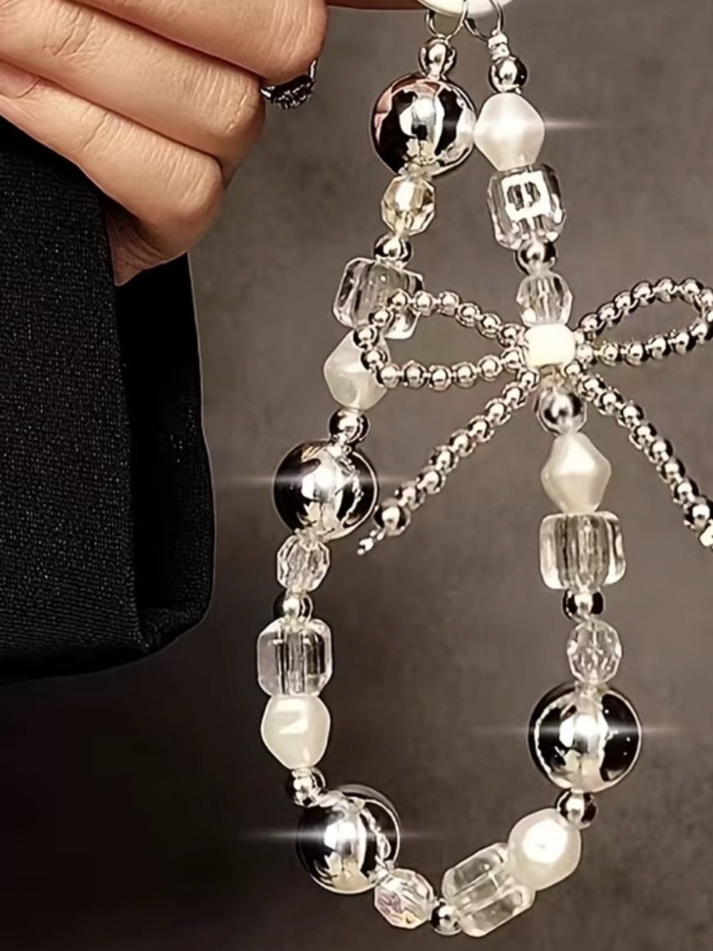 Y2K Pearl & Silver Bow Charm Accessory | Aesthetic Beaded Keychain